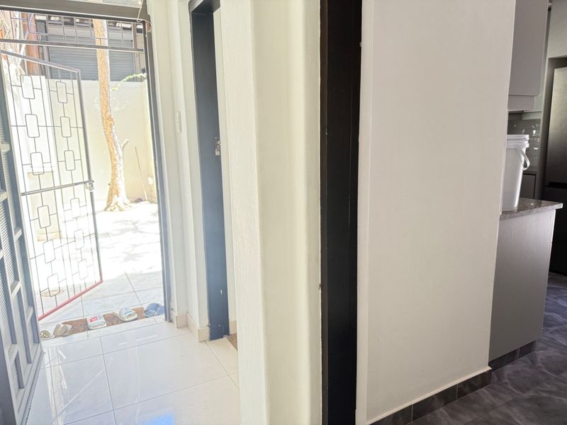 Exquisite Private Home for sale - Photo 10