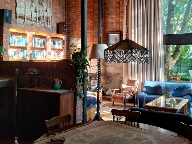 5 Bedroom House in Exclusive Location on Large Yard - Photo 9