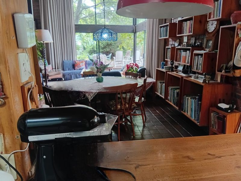 5 Bedroom House in Exclusive Location on Large Yard - Photo 7