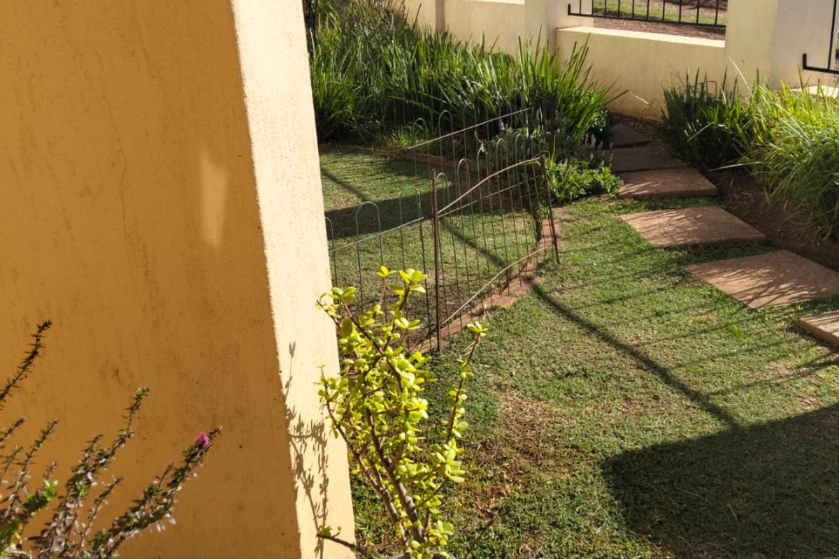 A 3 Bedroom Apartment to let in Ferreira Town Jeffreys Bay - Photo 4