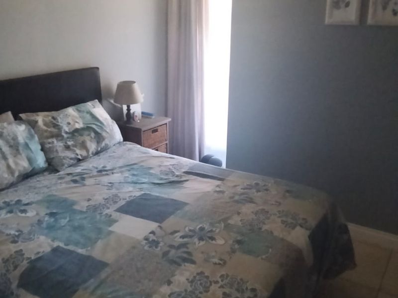 A 3 Bedroom Apartment to let in Ferreira Town Jeffreys Bay - Photo 10