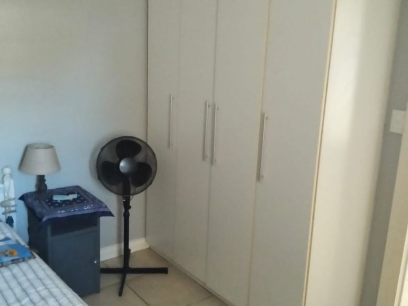 A 3 Bedroom Apartment to let in Ferreira Town Jeffreys Bay - Photo 9