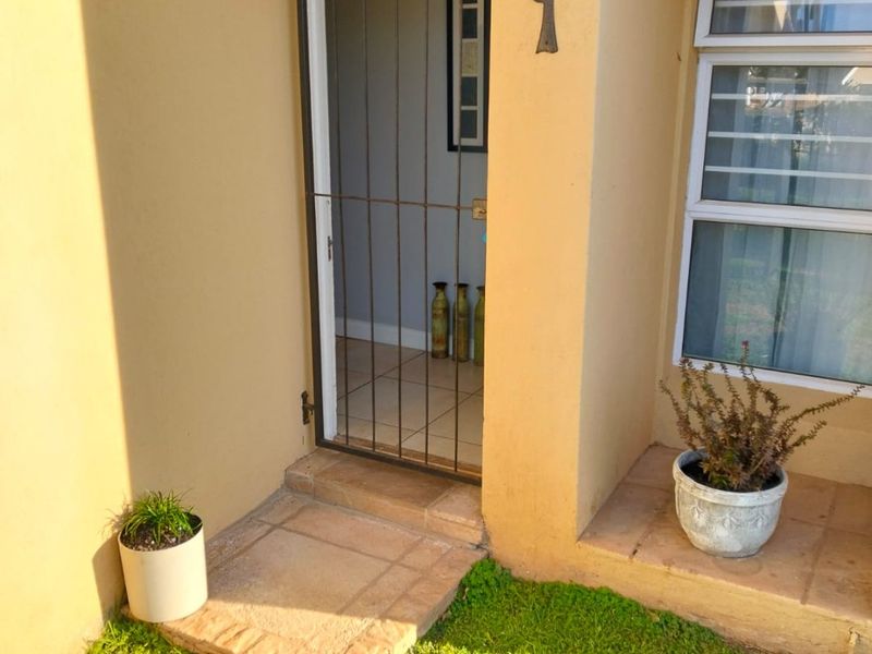 A 3 Bedroom Apartment to let in Ferreira Town Jeffreys Bay - Photo 6