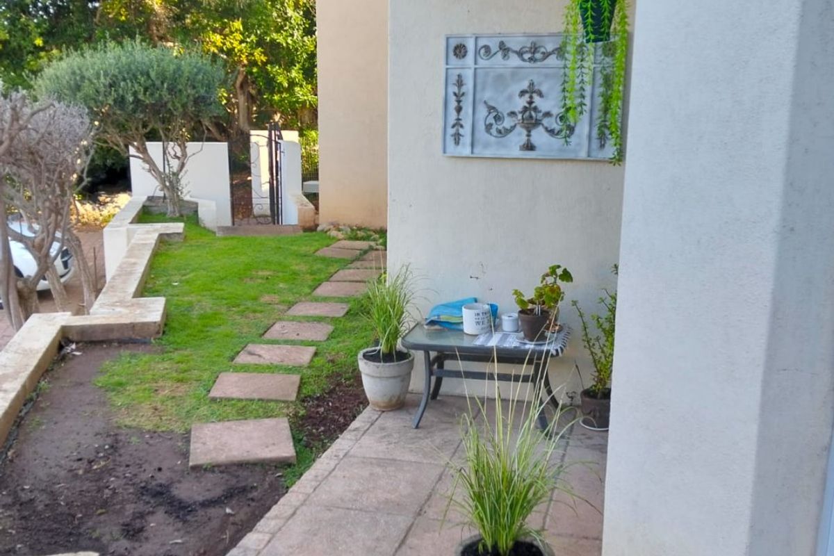 A 3 Bedroom Apartment to let in Ferreira Town Jeffreys Bay - Photo 5