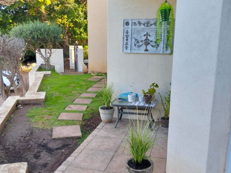 A 3 Bedroom Apartment to let in Ferreira Town Jeffreys Bay - Photo 5