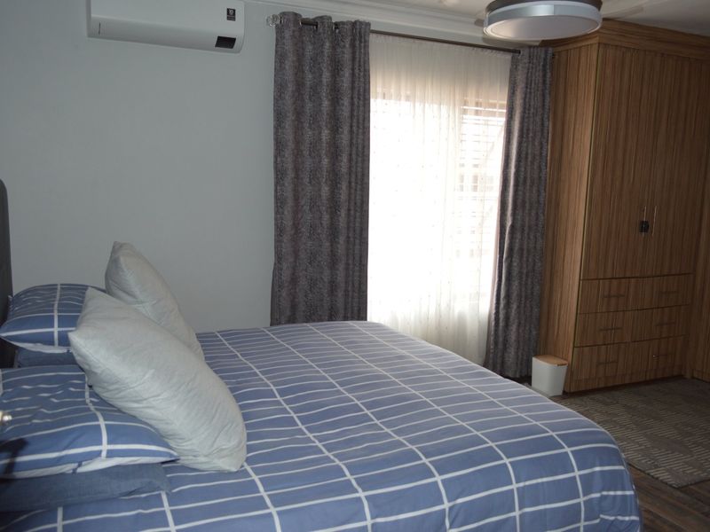 Ultra-Modern, Off-the-Grid Lock-Up-and-Go Townhouse in Doringkruin. Full title! - Photo 10