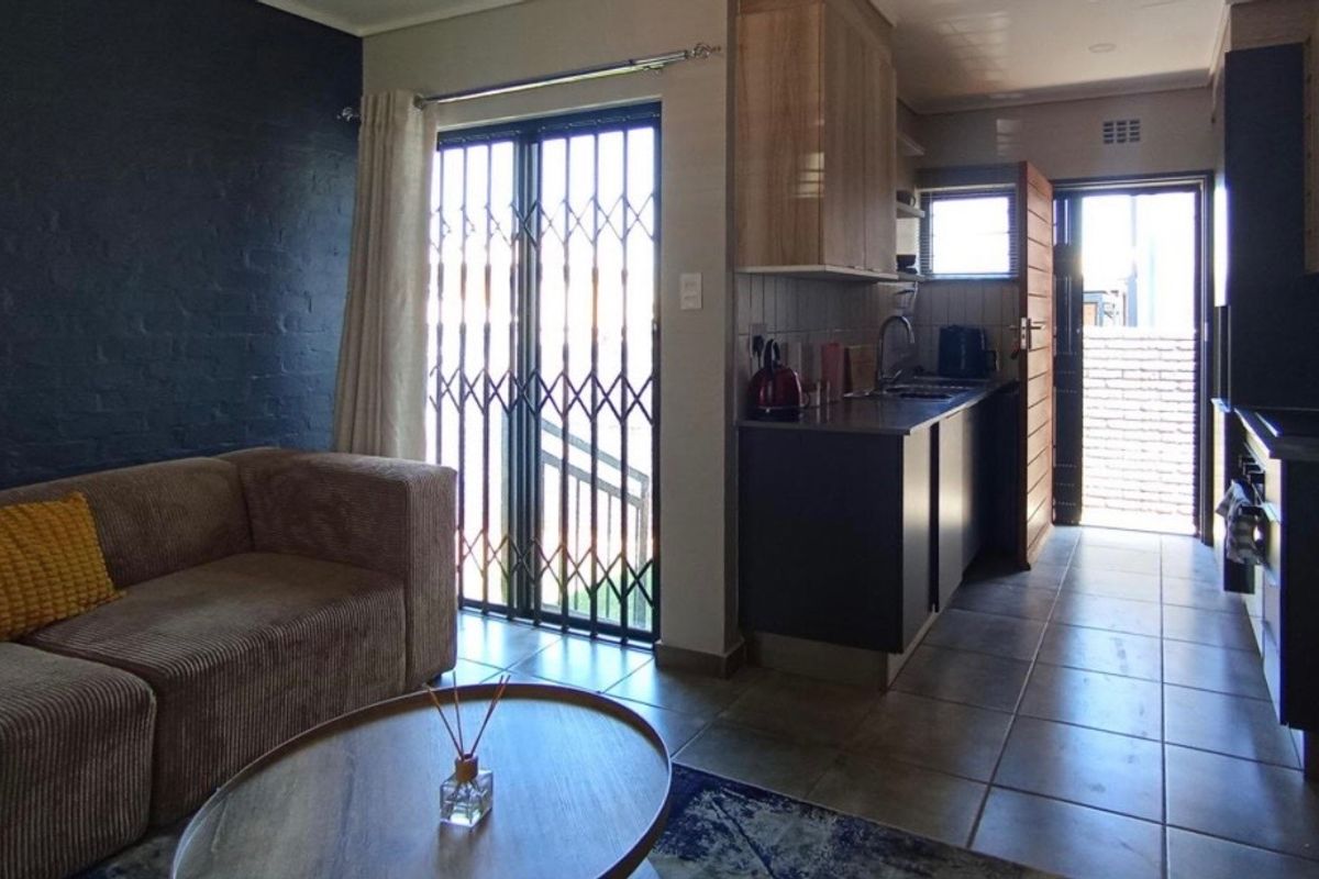 3bedrooms for sale in lotus garden  - Photo 2