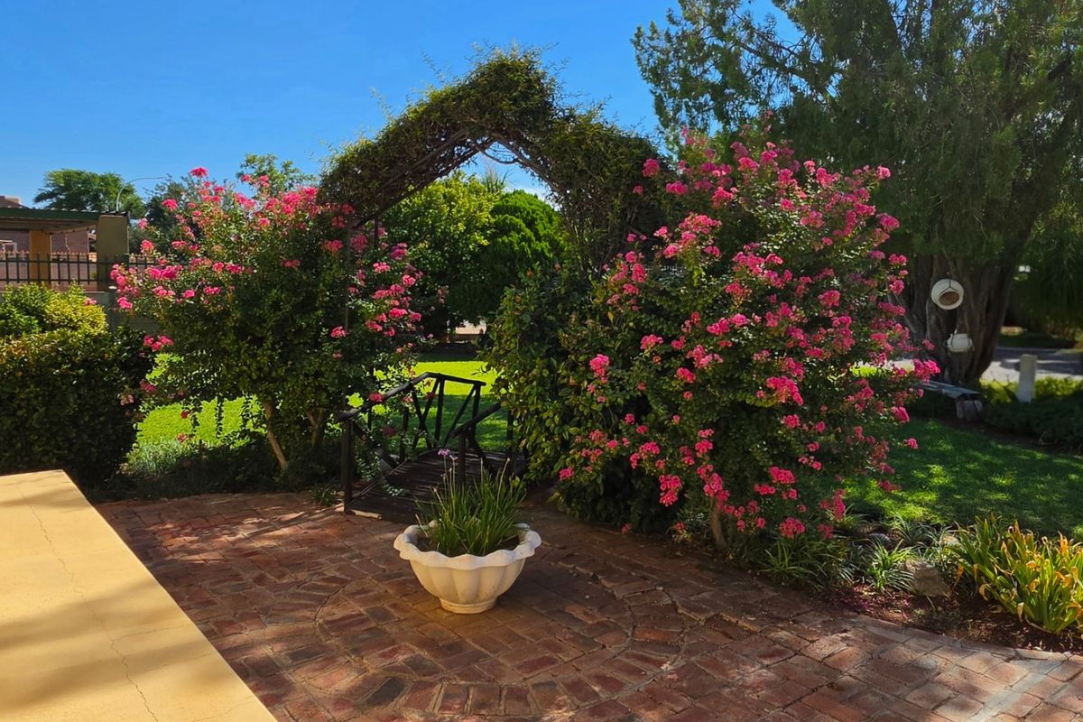 Charming Family Home with Large Garden and Great Potential in Blydeville - Photo 5