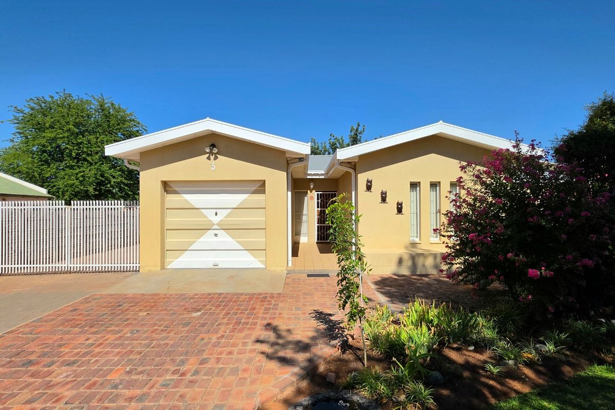 Charming Family Home with Large Garden and Great Potential in Blydeville - Photo 4