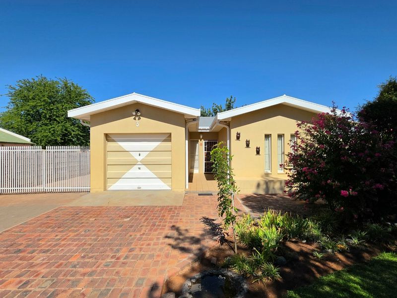 Charming Family Home with Large Garden and Great Potential in Blydeville - Photo 4