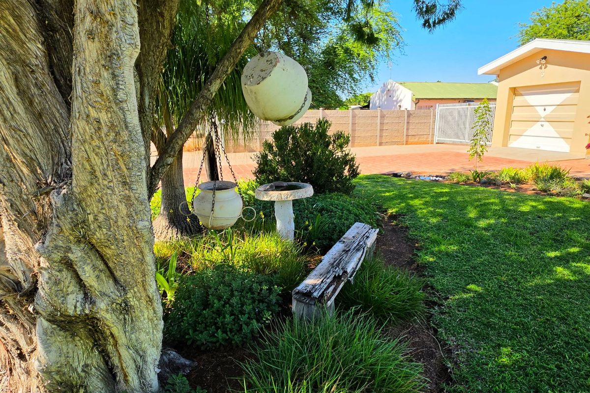 Charming Family Home with Large Garden and Great Potential in Blydeville - Photo 3