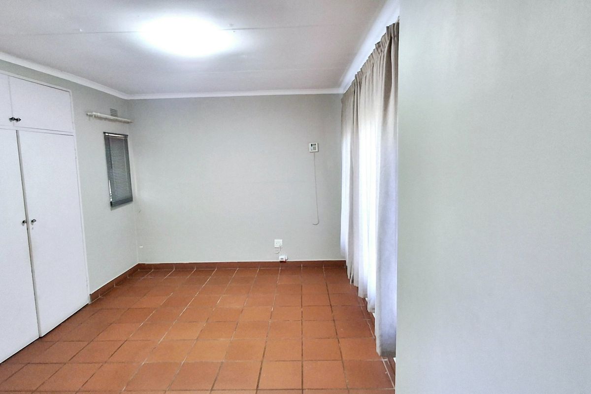Affordable 3 Bedroom Family Home for Sale in Sasolburg – Close to Schools, Amenities and Hostel                                   - Photo 4