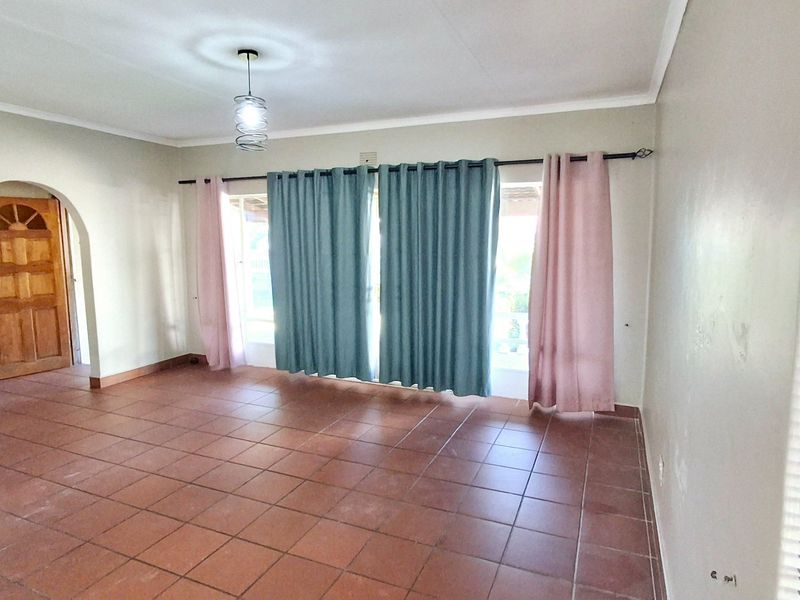 Affordable 3 Bedroom Family Home for Sale in Sasolburg – Close to Schools, Amenities and Hostel                                   - Photo 8