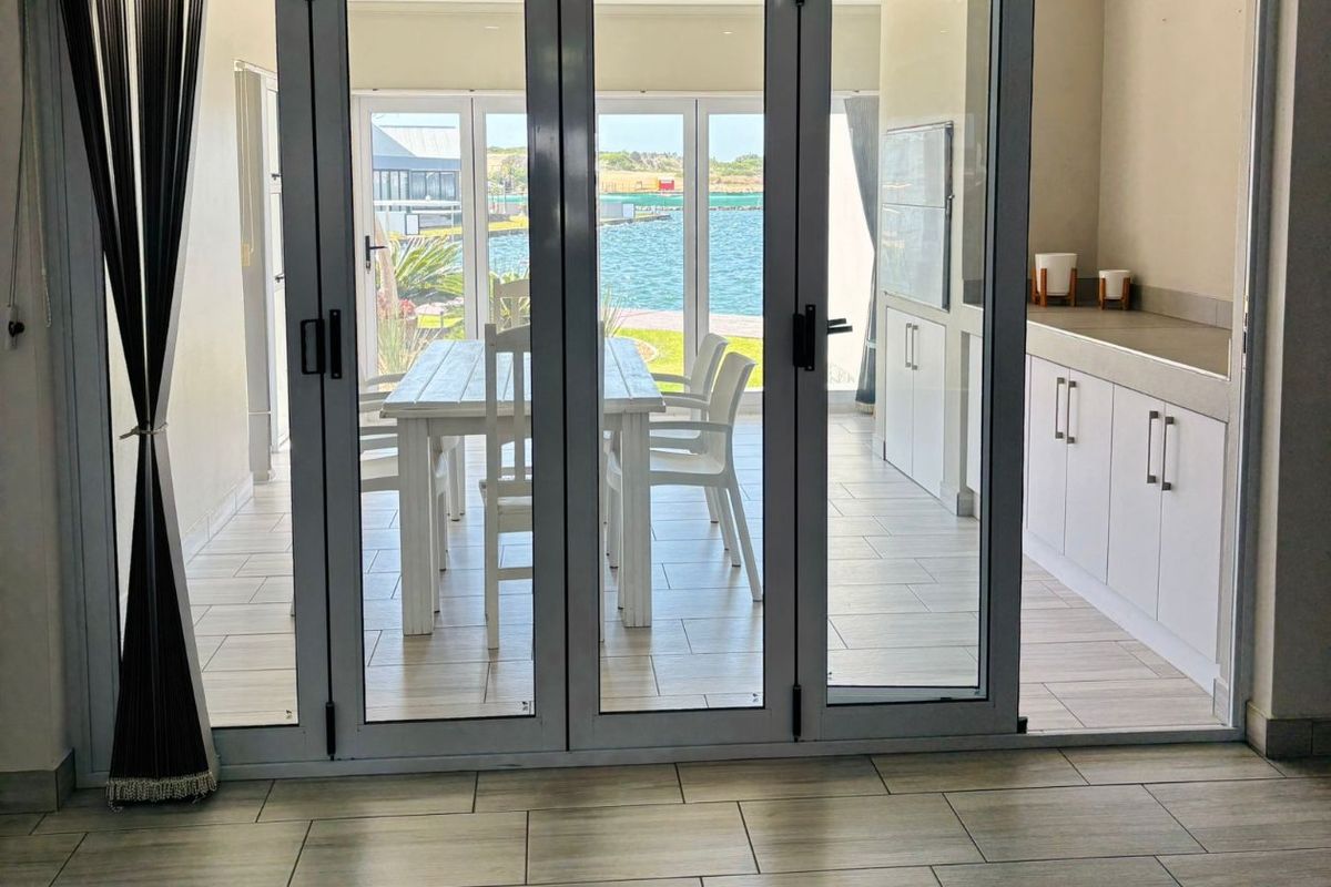3 Bedroom Apartment for rent in Marina Martinique - Jeffreys Bay - Photo 3