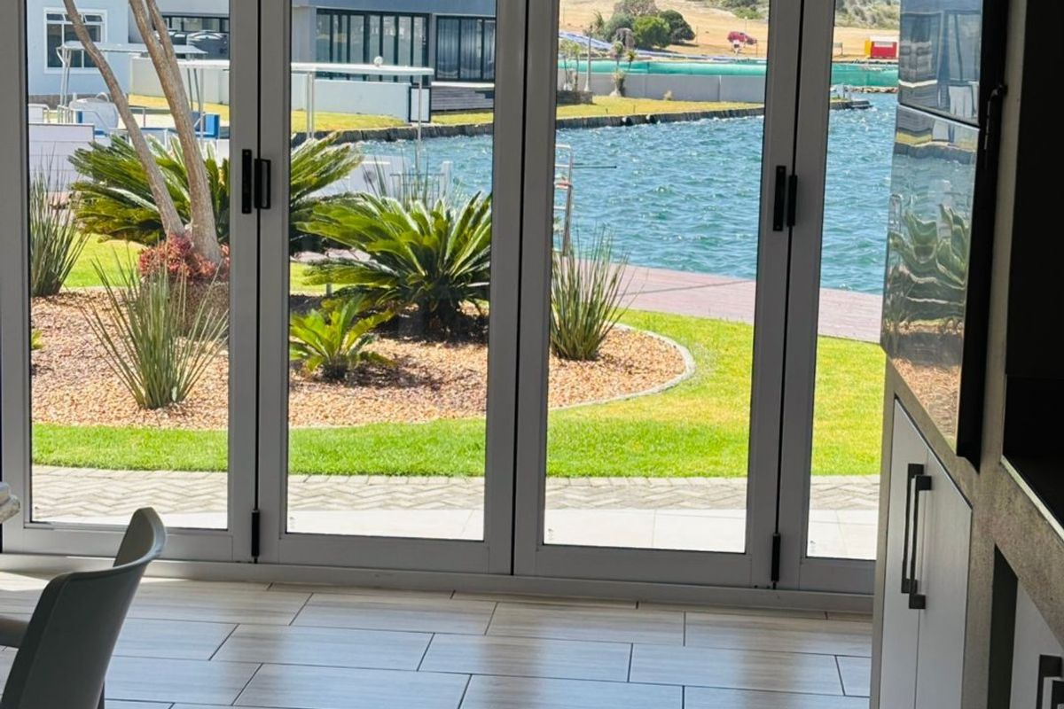 3 Bedroom Apartment for rent in Marina Martinique - Jeffreys Bay - Photo 2