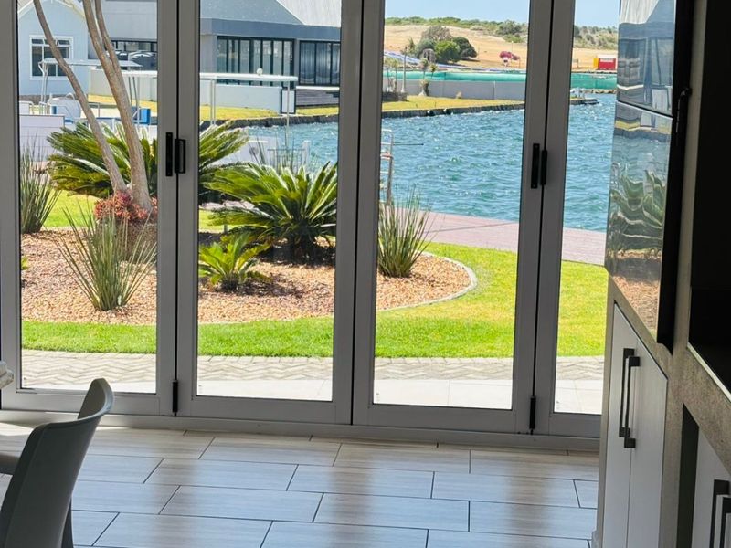 3 Bedroom Apartment for rent in Marina Martinique - Jeffreys Bay - Photo 2