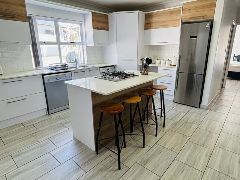 3 Bedroom Apartment for rent in Marina Martinique - Jeffreys Bay - Photo 8