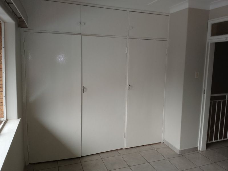 2 Bedroom Duplex Townhouse for Sale in Windsor East – Ideal for First-Time Buyers or Investors - Photo 7