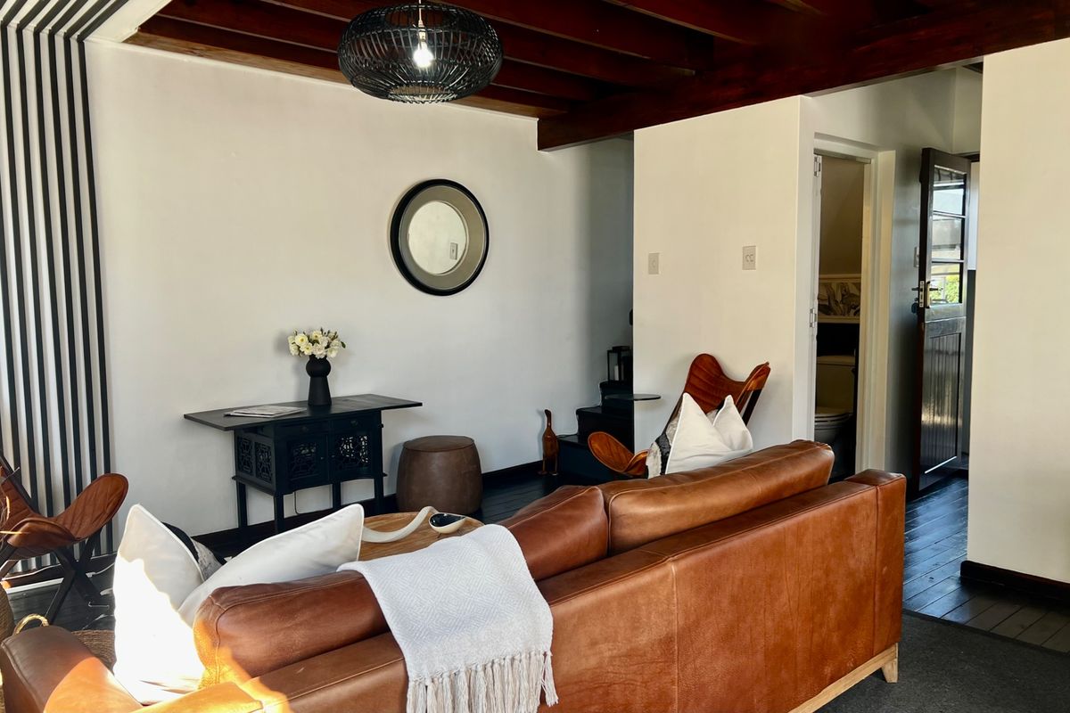 SECURE TWO STORY APARTMENT IN PRIME HEATHERLANDS - Photo 5