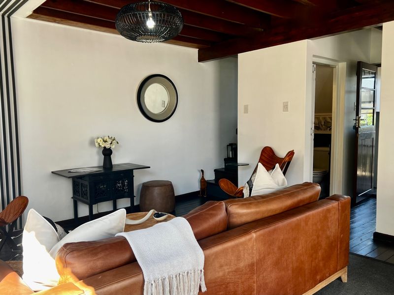 SECURE TWO STORY APARTMENT IN PRIME HEATHERLANDS - Photo 5