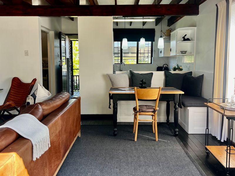 SECURE TWO STORY APARTMENT IN PRIME HEATHERLANDS - Photo 4