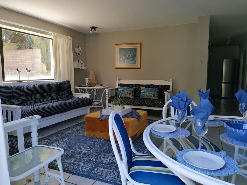 Fully Furnished 2- bedroom Apartment in Paradise Beach Jeffreys Bay  - Photo 9