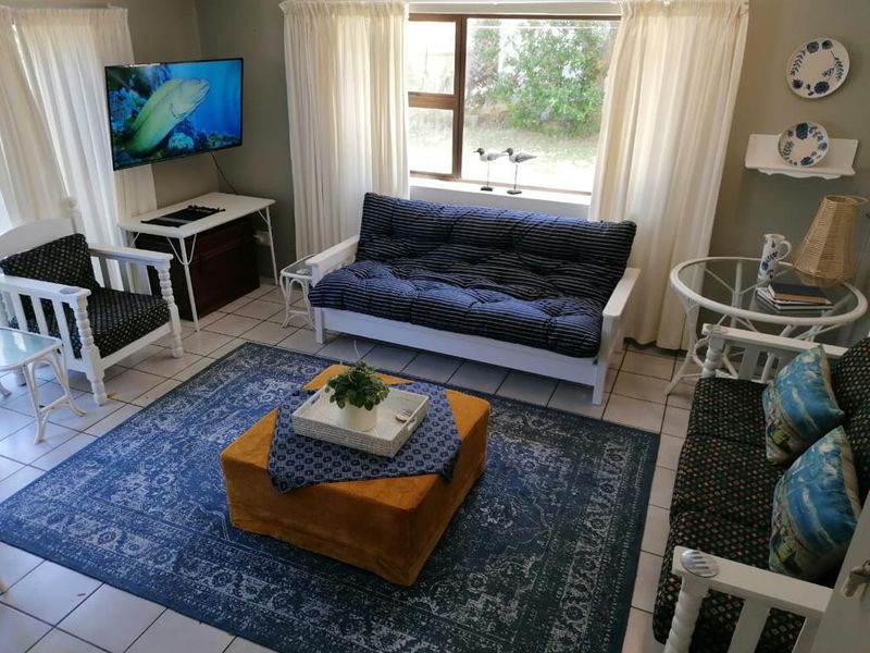 Fully Furnished 2- bedroom Apartment in Paradise Beach Jeffreys Bay  - Photo 5