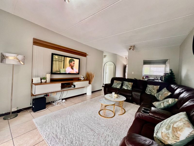 Perfect Opportunity for First-Time Buyers or Savvy Investors – Vorna Valley, Midrand - Photo 8