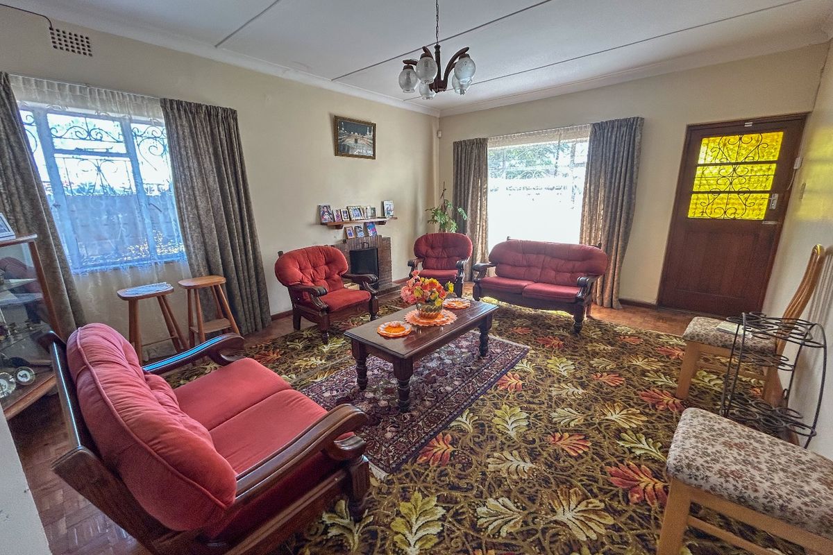 Spacious 3-Bedroom Property with Huge Potential on 496m2 Erf - Photo 3