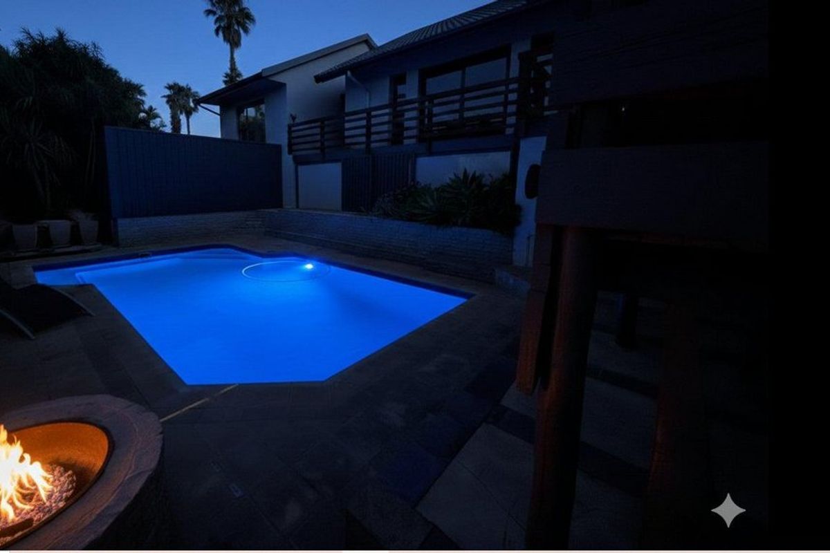PPRA Registered Gonubie Luxury Entertainer’s Home with Teen Pad & Pool  - Photo 2
