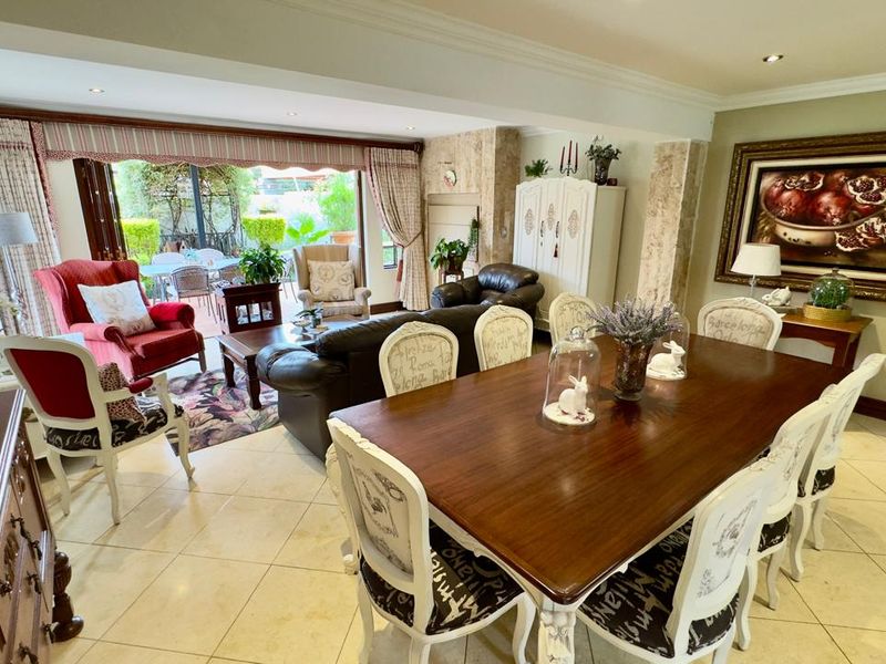 4 Bedroom 3.5 Bathroom House in Moreleta park Boomed area!!!! - Photo 3