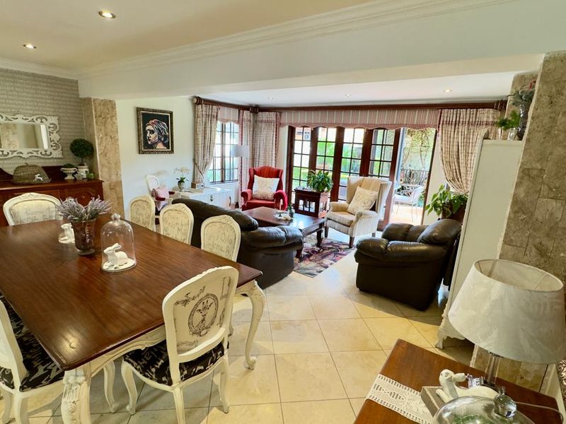 4 Bedroom 3.5 Bathroom House in Moreleta park Boomed area!!!! - Photo 9