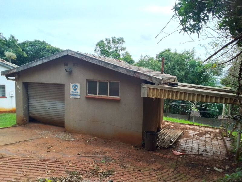 A Renovators Dream -3 Bedroom  Property in Westridge /Manor Gardens - Photo 4