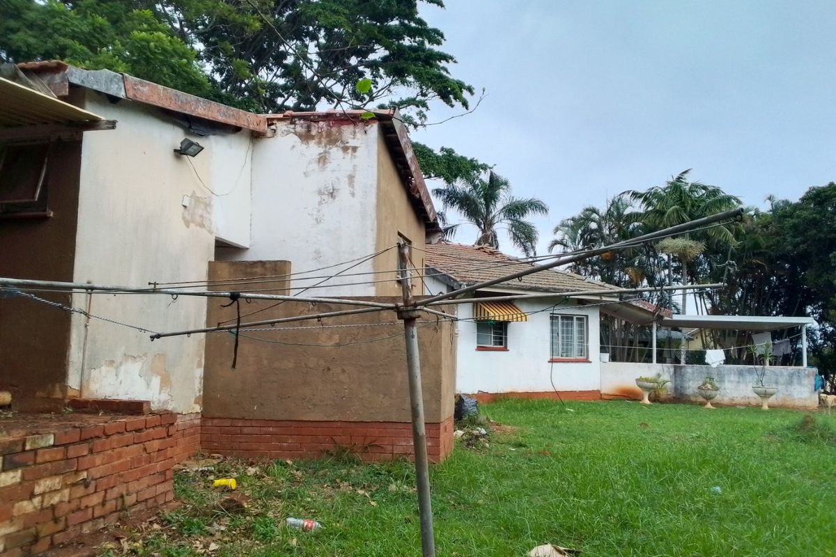 A Renovators Dream -3 Bedroom  Property in Westridge /Manor Gardens - Photo 5