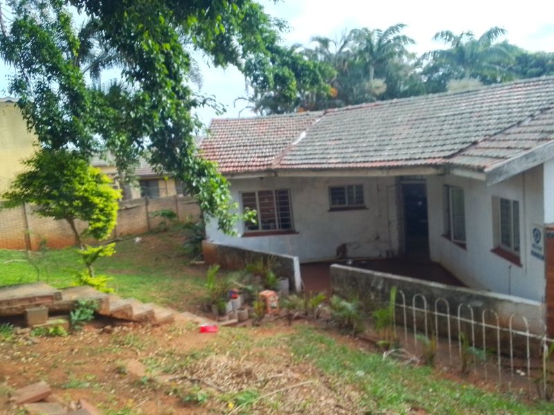 A Renovators Dream -3 Bedroom  Property in Westridge /Manor Gardens - Photo 9