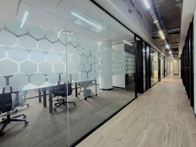 MIDRAND - Premium Office Space at Mall of Africa – Workspaces from R3 616 - Photo 3