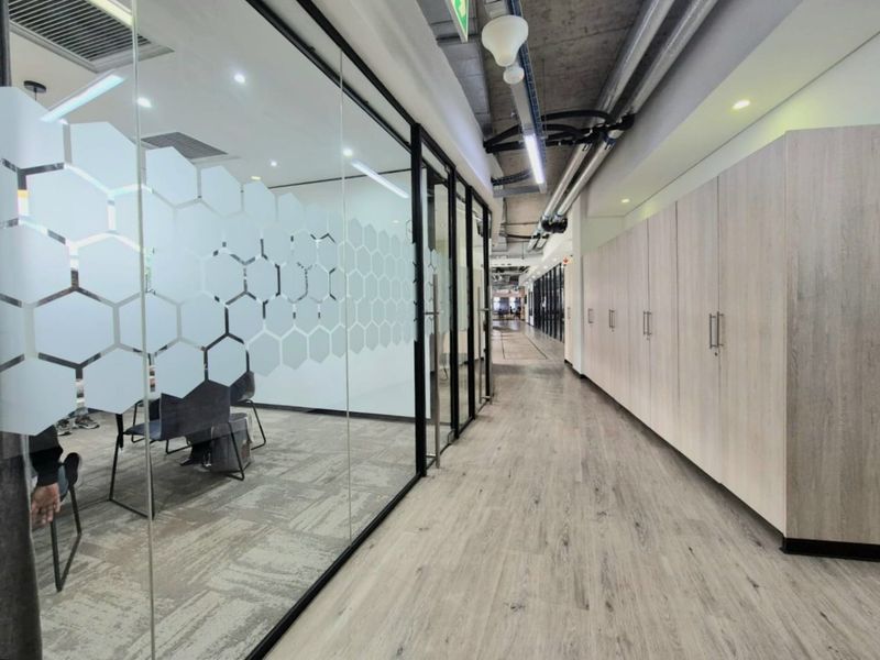 MIDRAND - Premium Office Space at Mall of Africa – Workspaces from R3 616 - Photo 5