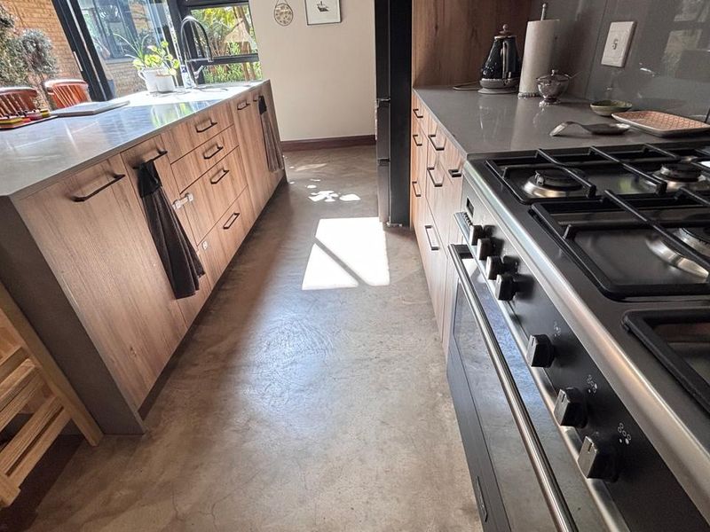 Experience architectural excellence in Midstream Ridge - Photo 9