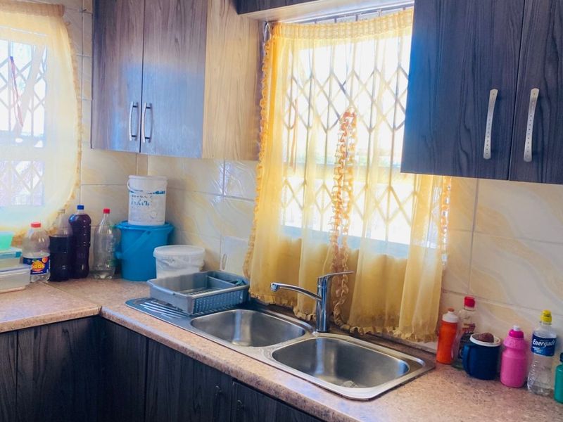 Charming 3-Bedroom Home with Massive Growth Potential – Dennemere - Photo 8