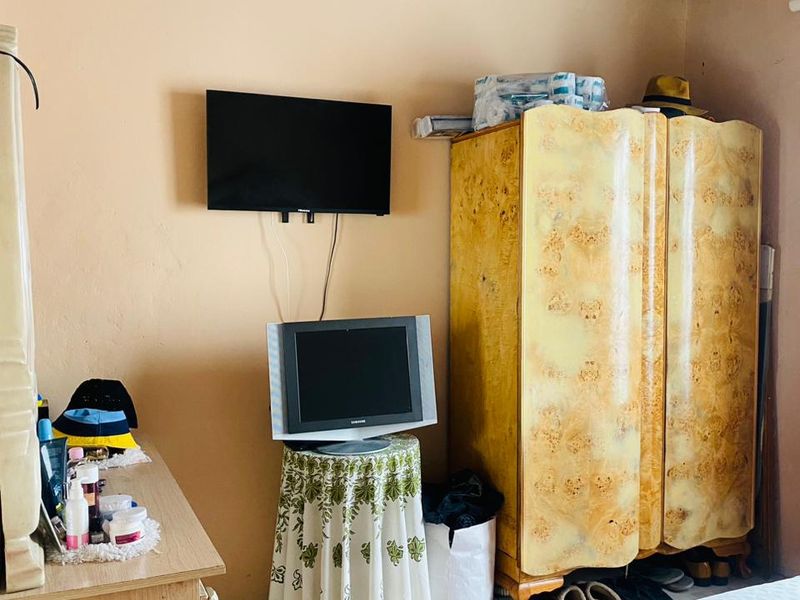 3-Bedroom Family Home for Sale in Khayelitsha, Harare - Photo 8