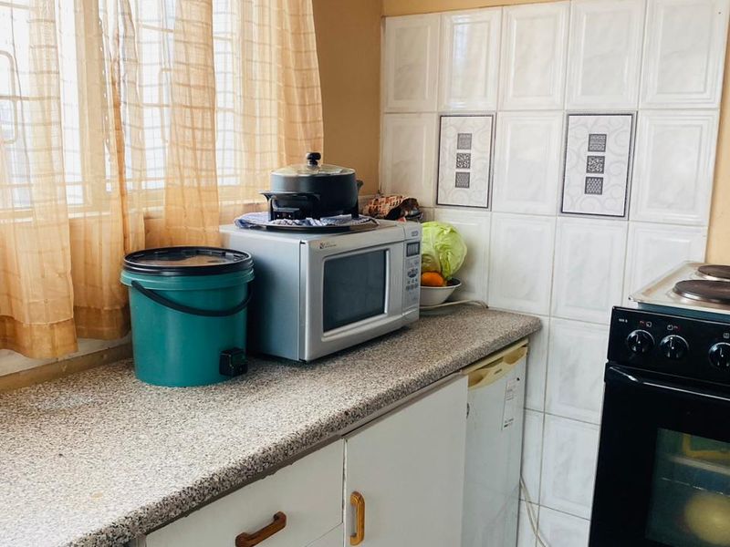 3-Bedroom Family Home for Sale in Khayelitsha, Harare - Photo 6