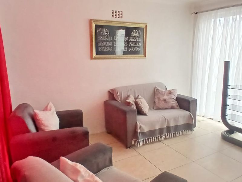 THREE BEDROOM HOUSE FOR SALE IN PORTLANDS - Photo 4