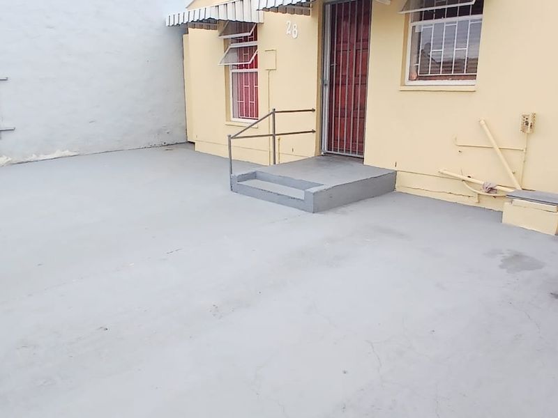 THREE BEDROOM HOUSE FOR SALE IN PORTLANDS - Photo 3