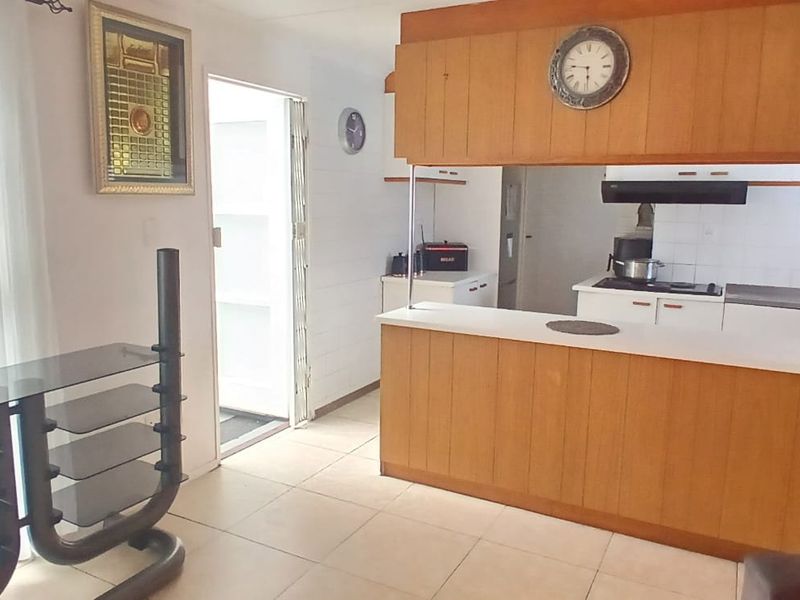 THREE BEDROOM HOUSE FOR SALE IN PORTLANDS - Photo 8