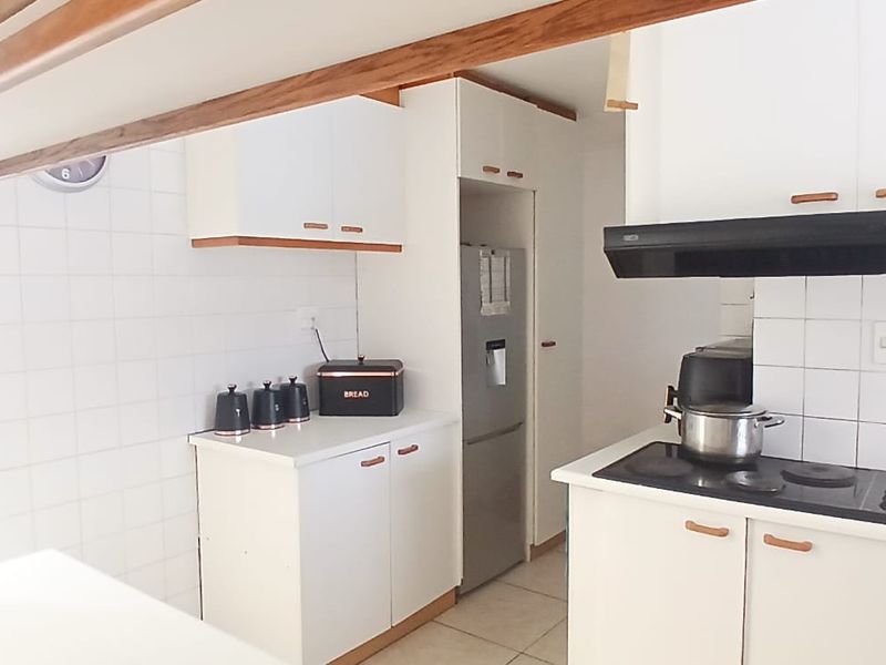 THREE BEDROOM HOUSE FOR SALE IN PORTLANDS - Photo 6