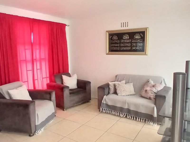 THREE BEDROOM HOUSE FOR SALE IN PORTLANDS - Photo 5