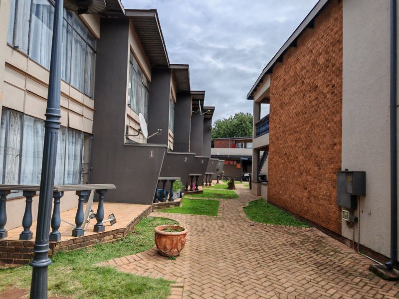 Block of flats in Kempton Park - Photo 2