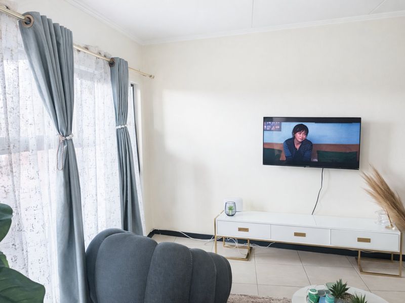 2-Bedroom 2-Bathroom Apartment For Sale - Photo 5