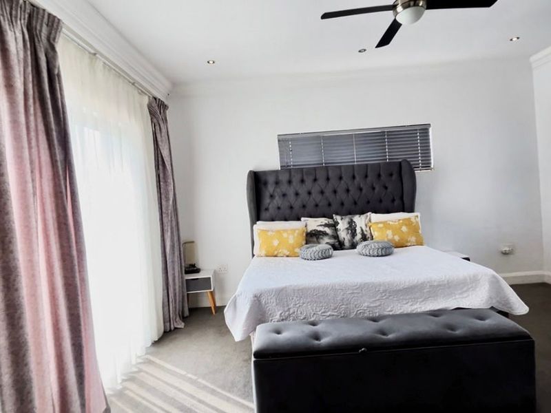 Elegant 3-Bedroom Home in Blue Valley Golf Estate - Photo 10