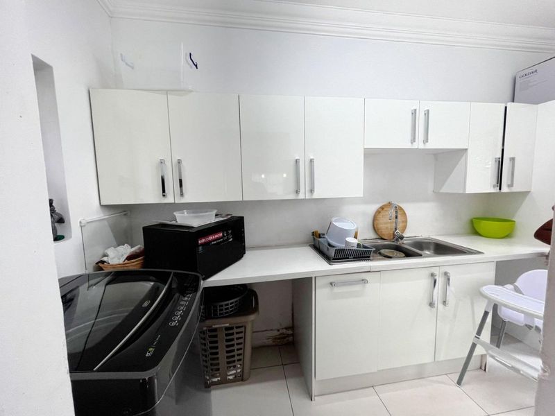 Elegant 3-Bedroom Home in Blue Valley Golf Estate - Photo 6